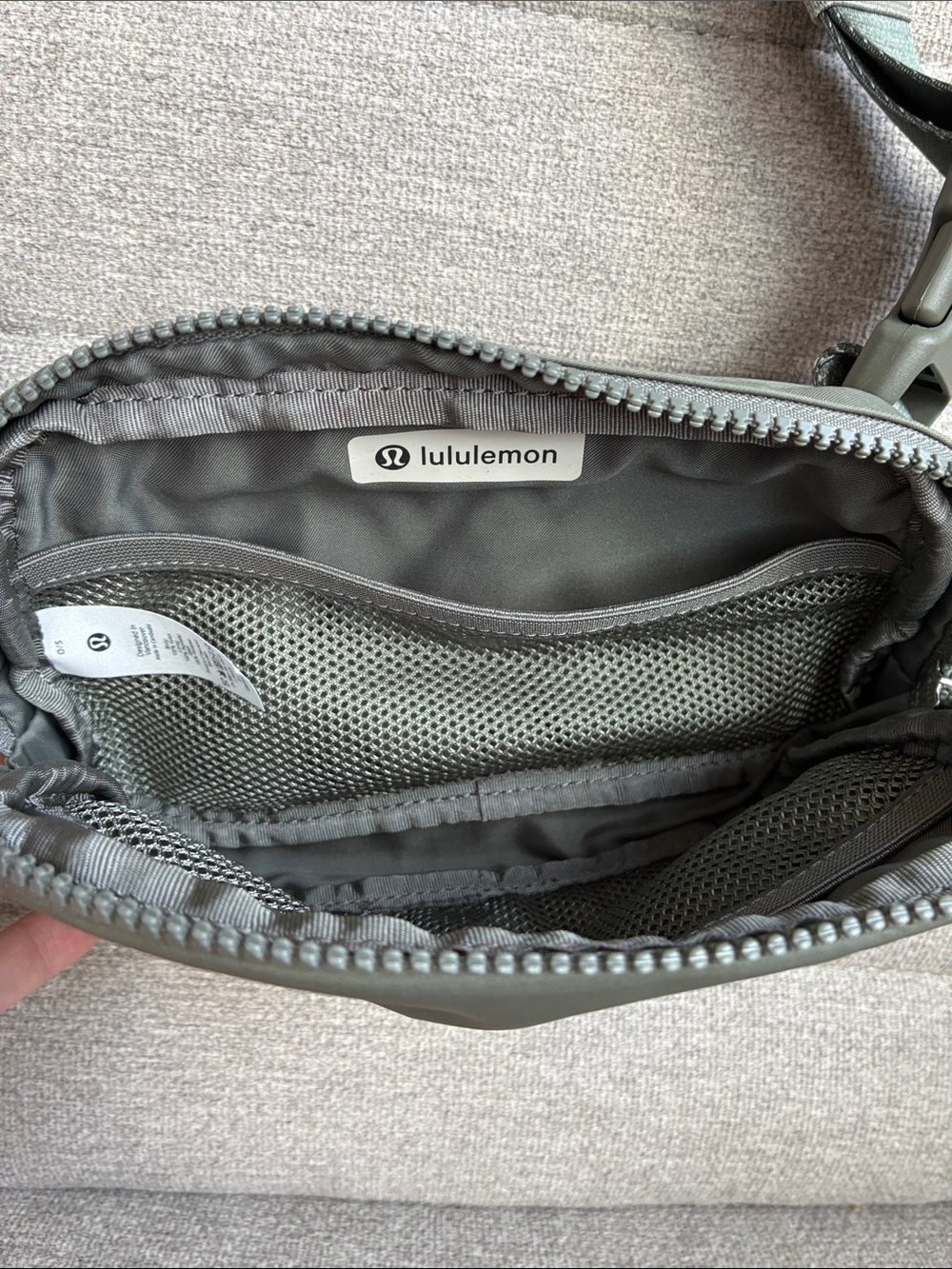 Lululemon 1L Everywhere Belt Bag (Olive or Gray) - Picture 4 of 12